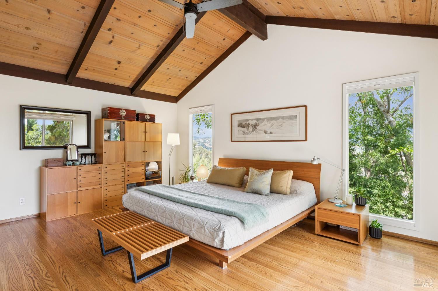 Detail Gallery Image 28 of 53 For 1 Carolyn Ln, Mill Valley,  CA 94941 - 4 Beds | 3 Baths