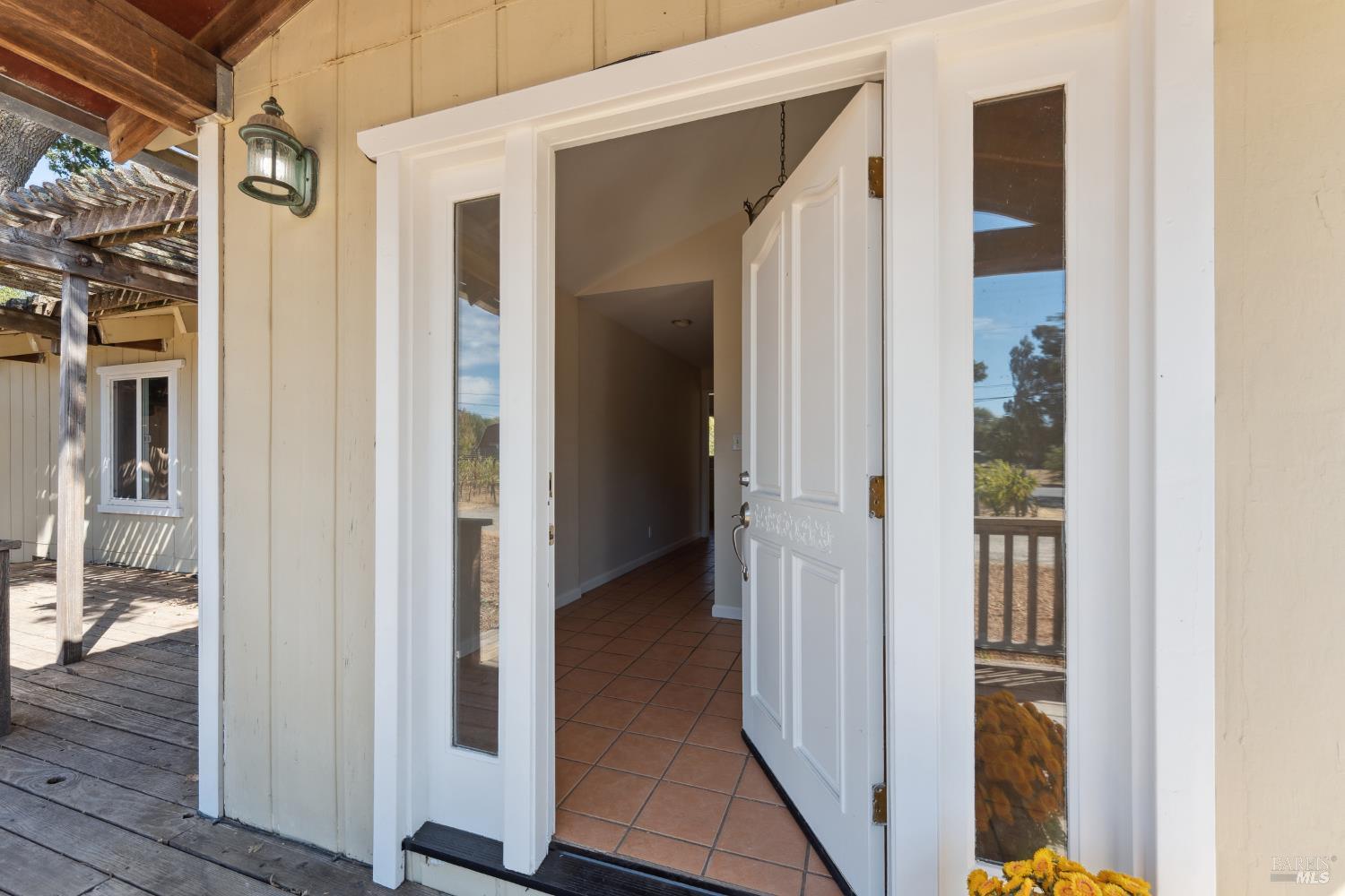 Detail Gallery Image 4 of 46 For 1795 Lovall Valley Rd, Sonoma,  CA 95476 - 3 Beds | 2 Baths