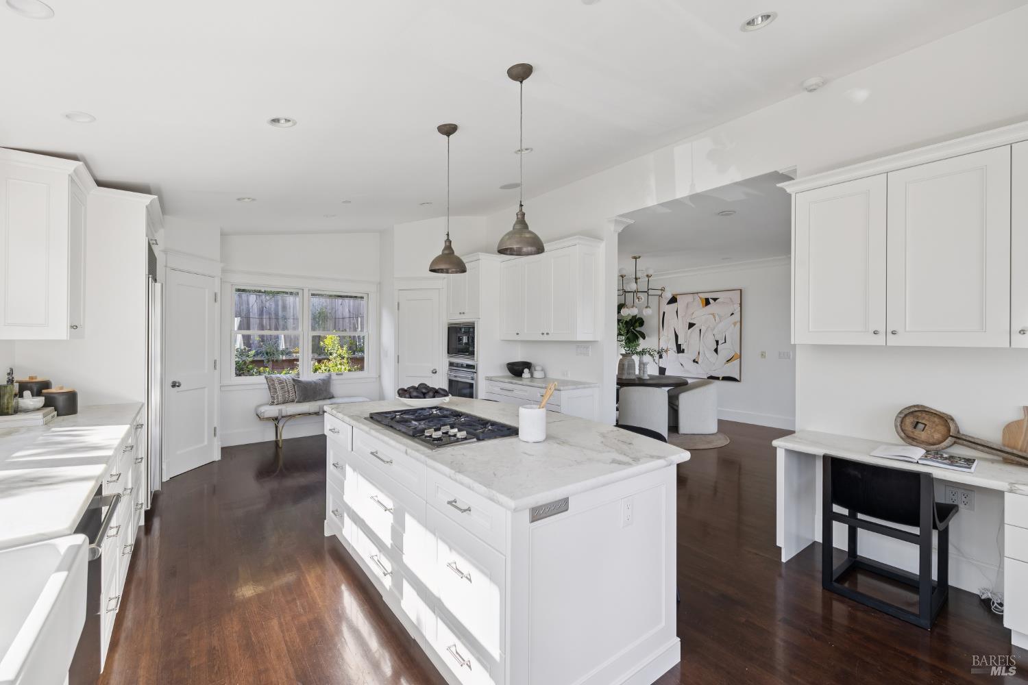 Detail Gallery Image 24 of 46 For 2105 Mar East St, Belvedere Tiburon,  CA 94920 - 5 Beds | 4/1 Baths