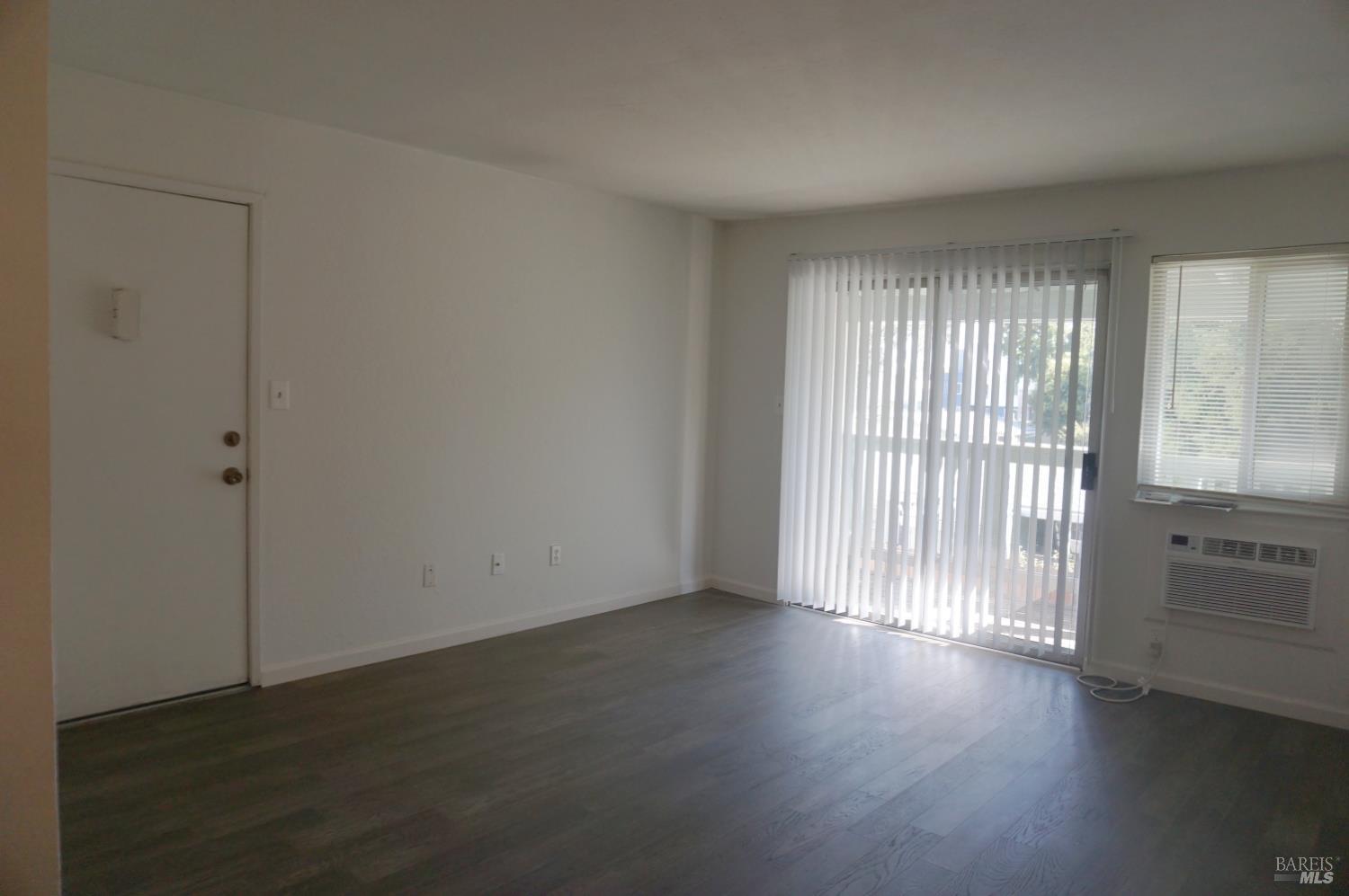 Detail Gallery Image 4 of 20 For 1625 Park Ln #11,  Fairfield,  CA 94533 - 2 Beds | 1 Baths