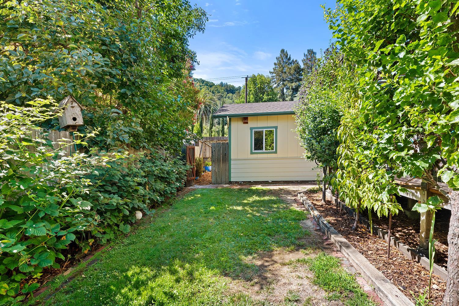 Detail Gallery Image 37 of 38 For 95 Florence Ave, San Anselmo,  CA 94960 - 4 Beds | 3/1 Baths