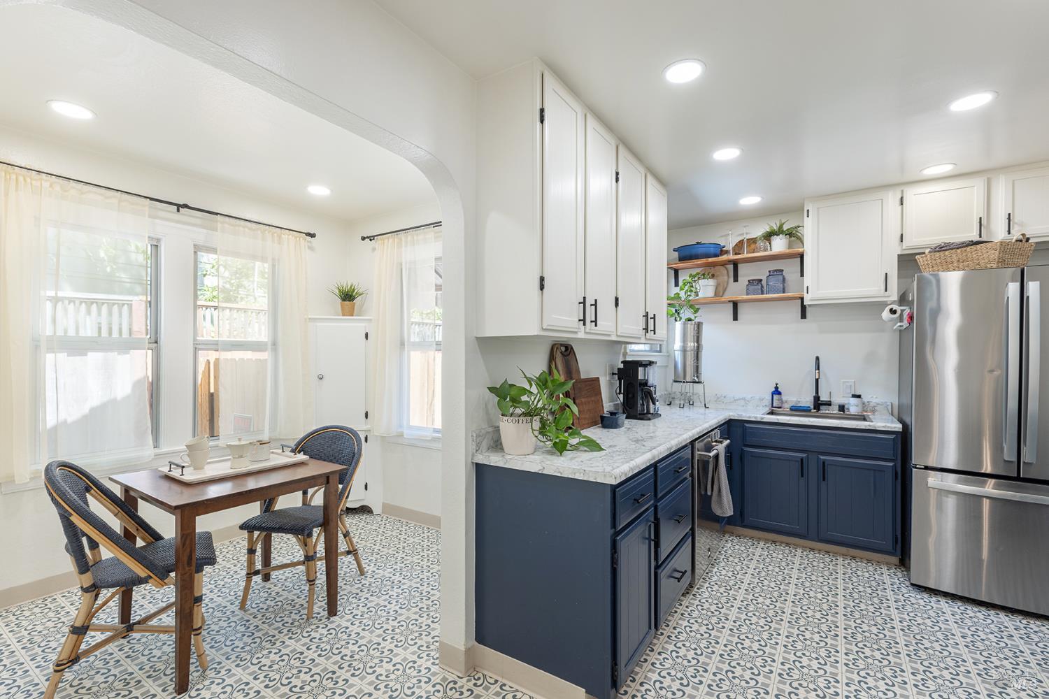 Detail Gallery Image 4 of 45 For 420 Montgomery St, Napa,  CA 94559 - 3 Beds | 2 Baths
