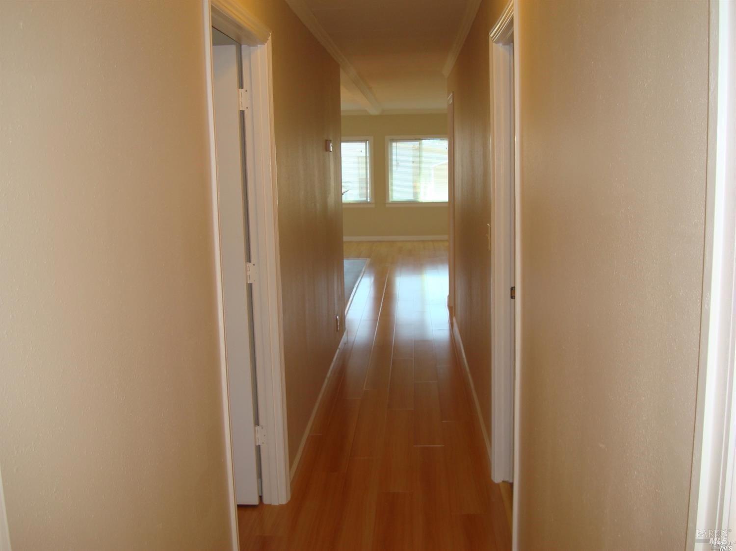 Detail Gallery Image 10 of 13 For 209 Champagne W St, Calistoga,  CA 94515 - 3 Beds | 2 Baths