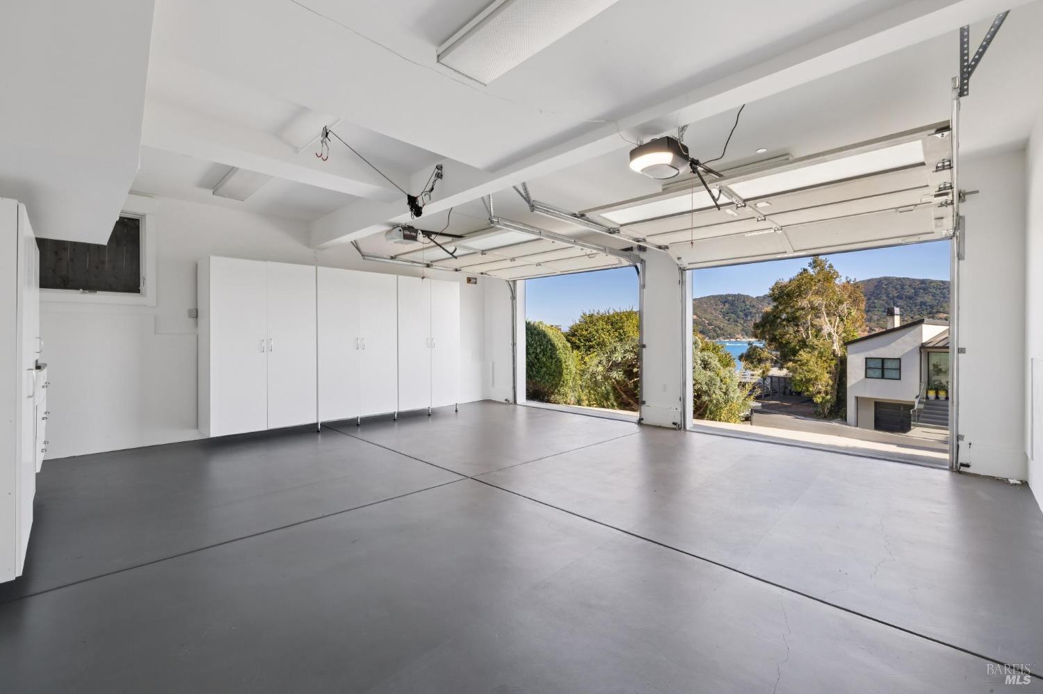 Detail Gallery Image 41 of 46 For 2105 Mar East St, Belvedere Tiburon,  CA 94920 - 5 Beds | 4/1 Baths