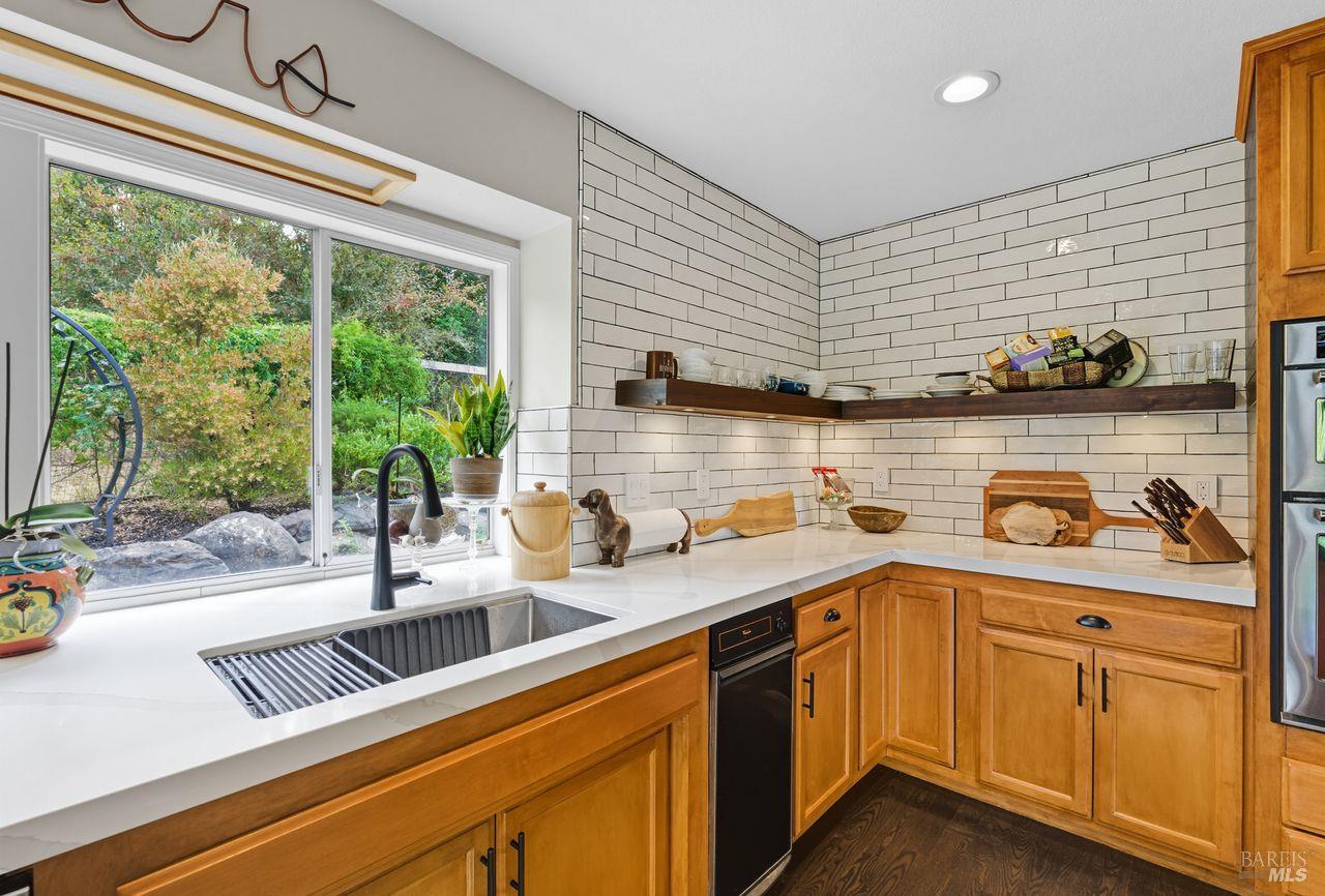 Detail Gallery Image 13 of 63 For 4774 Carissa Ave, Santa Rosa,  CA 95405 - 4 Beds | 2/1 Baths