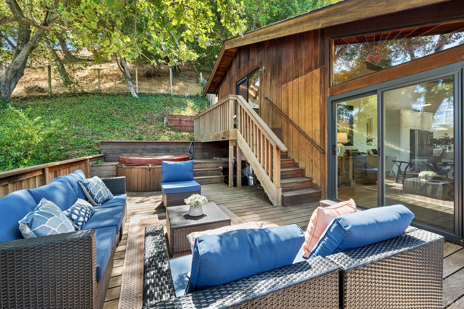 Detail Gallery Image 15 of 37 For 85 Woodside Dr, San Anselmo,  CA 94960 - 3 Beds | 2 Baths