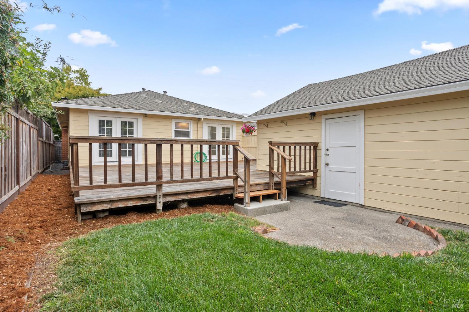 Detail Gallery Image 21 of 34 For 851 Western Ave, Petaluma,  CA 94952 - 3 Beds | 1/1 Baths