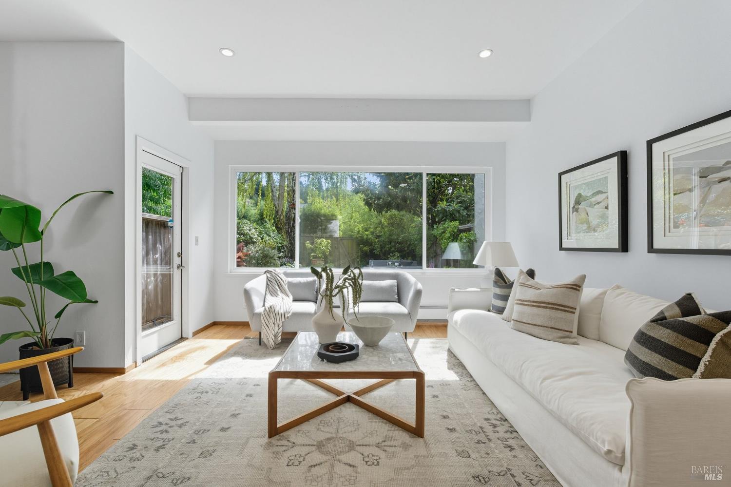 Detail Gallery Image 17 of 51 For 42 Park Ter, Mill Valley,  CA 94941 - 2 Beds | 2/1 Baths