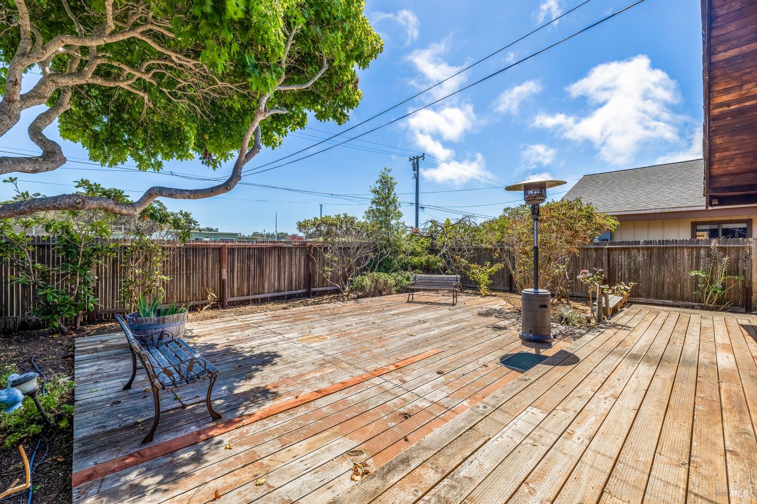 Detail Gallery Image 2 of 33 For 215 S Sanderson Way, Fort Bragg,  CA 95437 - 3 Beds | 1/1 Baths