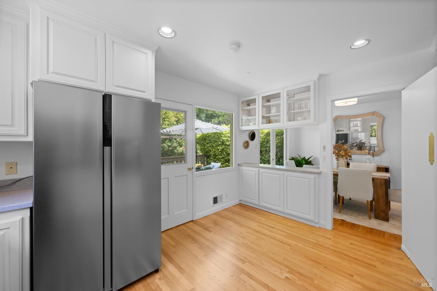 Detail Gallery Image 7 of 16 For 235 Mountain View Ave, San Rafael,  CA 94901 - 2 Beds | 1 Baths