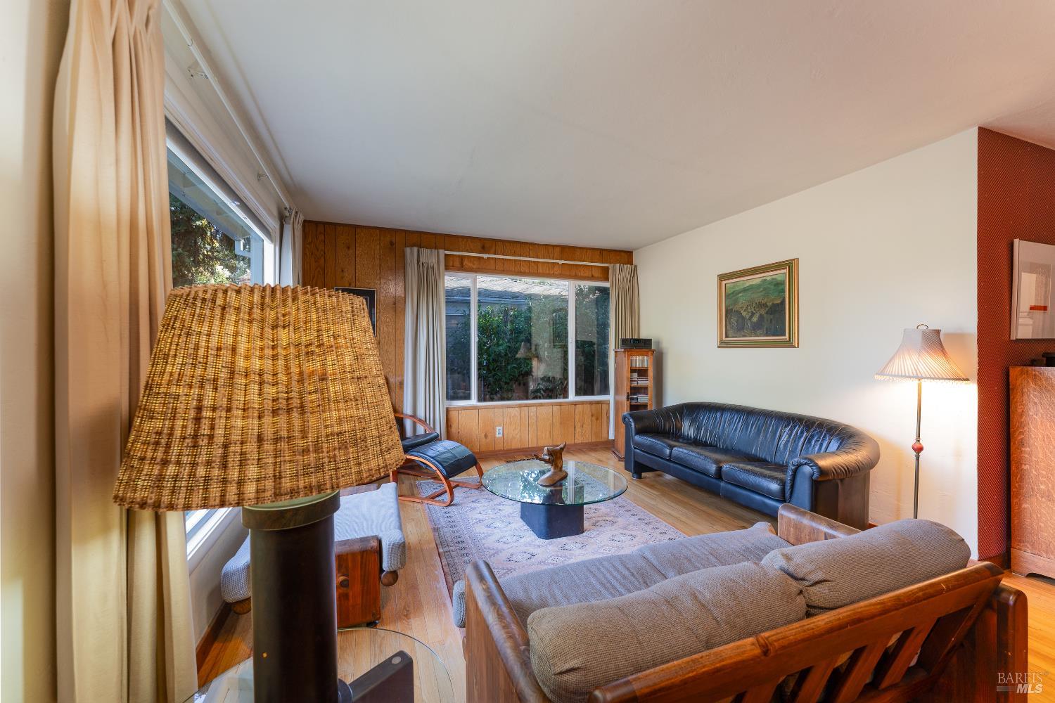 Detail Gallery Image 3 of 27 For 1240 Helen Ave, Ukiah,  CA 95482 - 3 Beds | 2 Baths