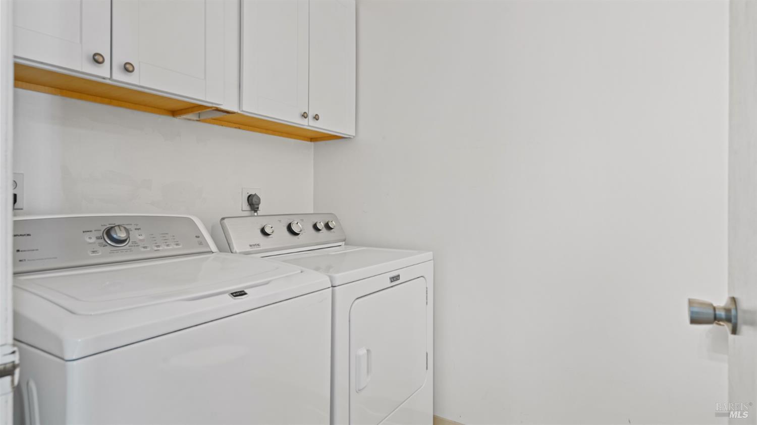 Detail Gallery Image 7 of 33 For 900 Southampton Rd #110,  Benicia,  CA 94510 - 2 Beds | 1/1 Baths