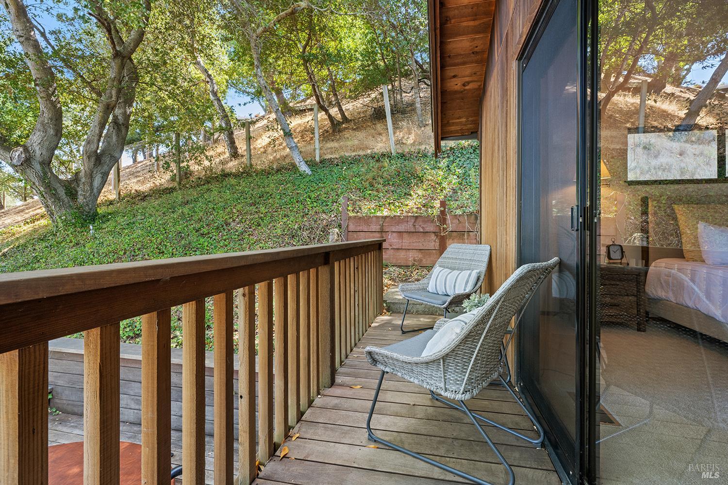 Detail Gallery Image 17 of 37 For 85 Woodside Dr, San Anselmo,  CA 94960 - 3 Beds | 2 Baths