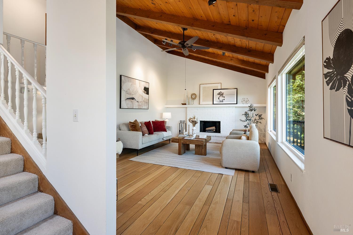 Detail Gallery Image 5 of 37 For 85 Woodside Dr, San Anselmo,  CA 94960 - 3 Beds | 2 Baths