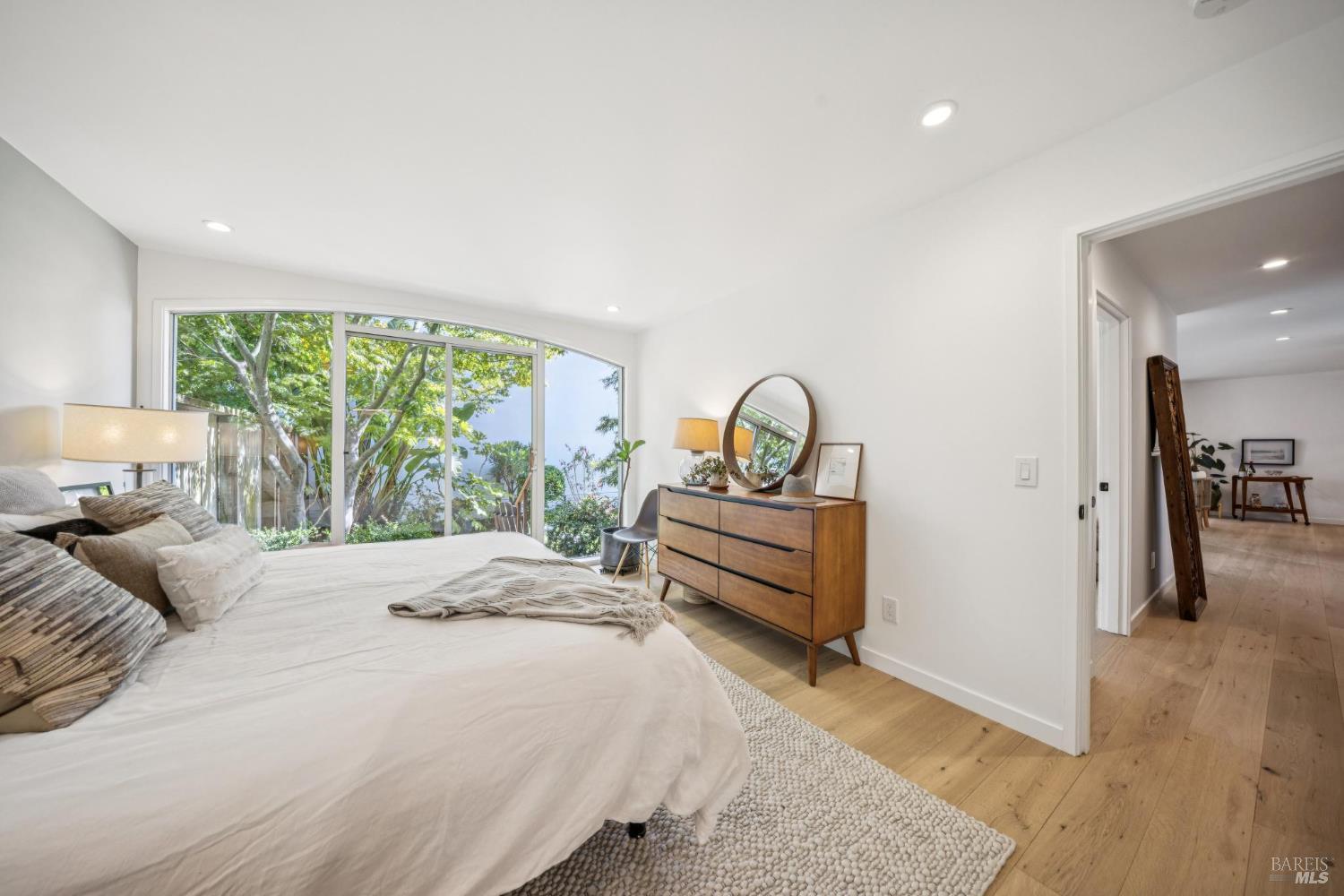 Detail Gallery Image 35 of 76 For 2108 Shelter Bay Ave, Mill Valley,  CA 94941 - 2 Beds | 2 Baths