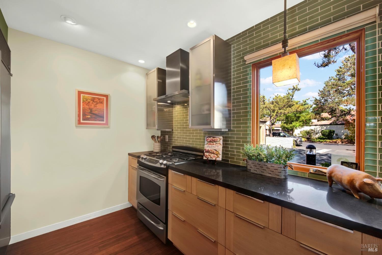Detail Gallery Image 40 of 97 For 927 Marina Dr, Napa,  CA 94559 - 3 Beds | 2/1 Baths