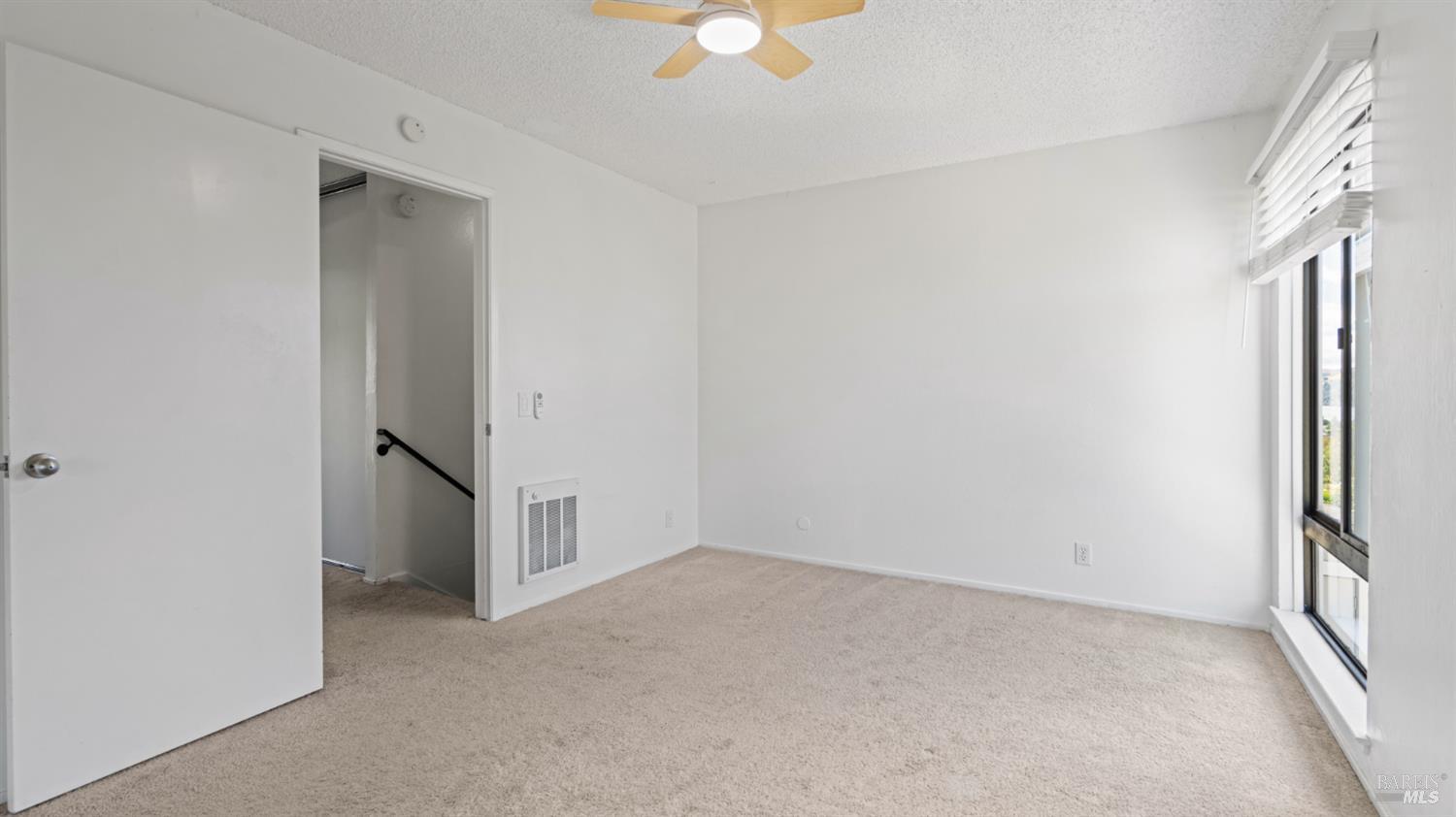 Detail Gallery Image 19 of 33 For 900 Southampton Rd #110,  Benicia,  CA 94510 - 2 Beds | 1/1 Baths