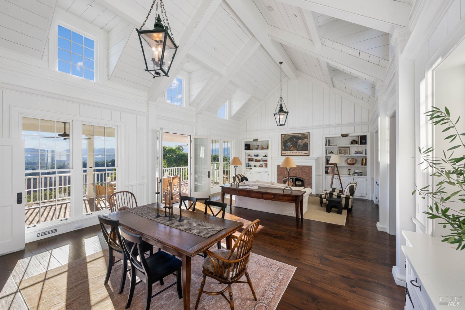 Detail Gallery Image 4 of 36 For 2220 Warm Springs Rd, Glen Ellen,  CA 95442 - 4 Beds | 4/1 Baths
