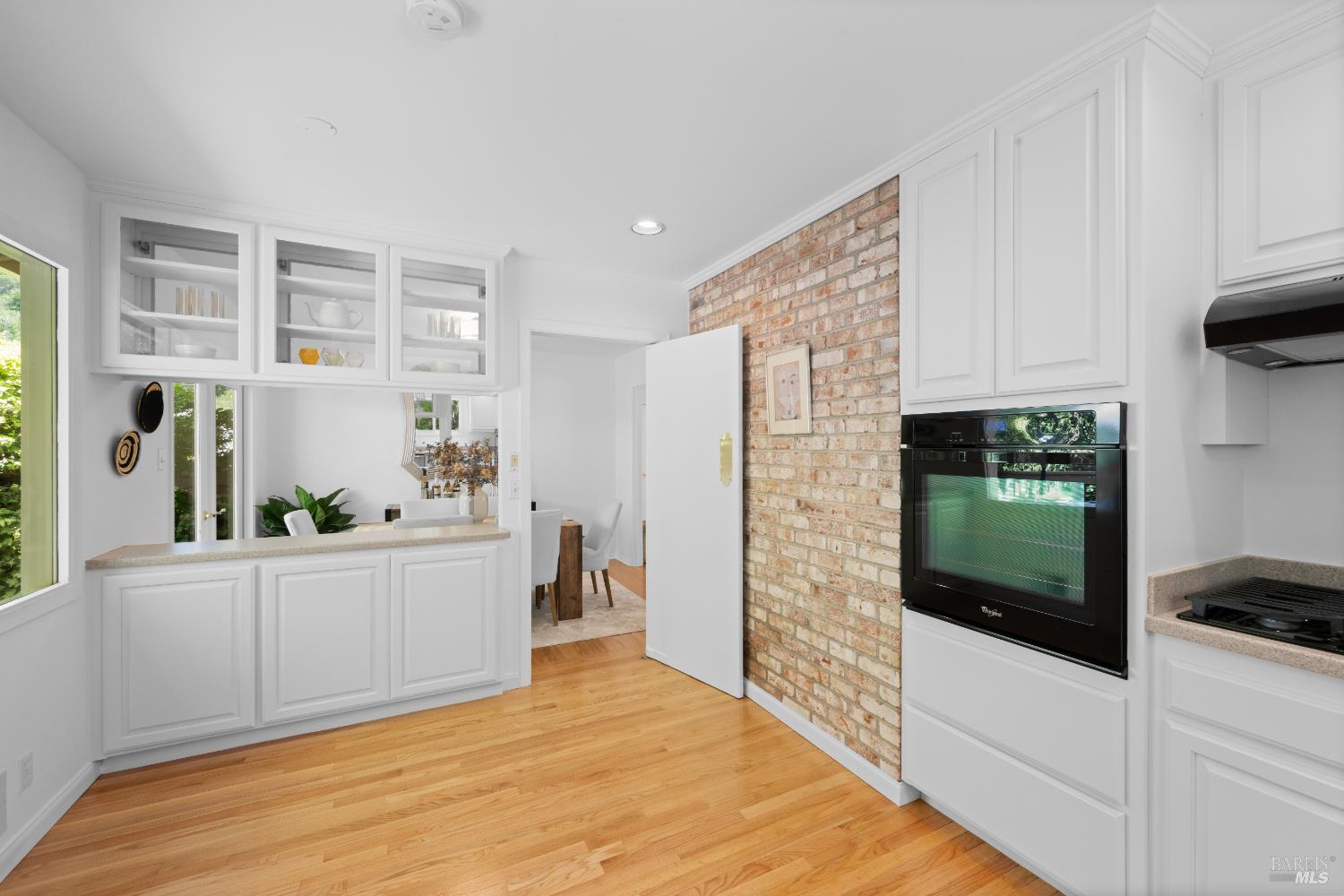Detail Gallery Image 8 of 16 For 235 Mountain View Ave, San Rafael,  CA 94901 - 2 Beds | 1 Baths
