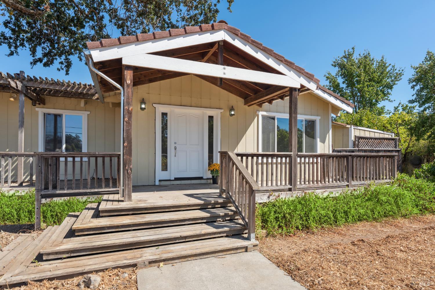 Detail Gallery Image 2 of 46 For 1795 Lovall Valley Rd, Sonoma,  CA 95476 - 3 Beds | 2 Baths