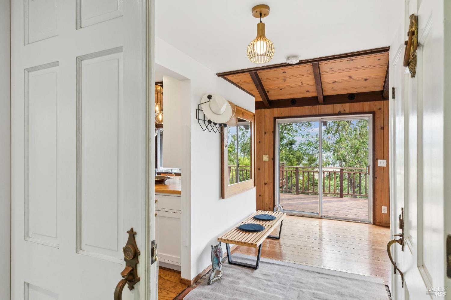 Detail Gallery Image 11 of 53 For 1 Carolyn Ln, Mill Valley,  CA 94941 - 4 Beds | 3 Baths