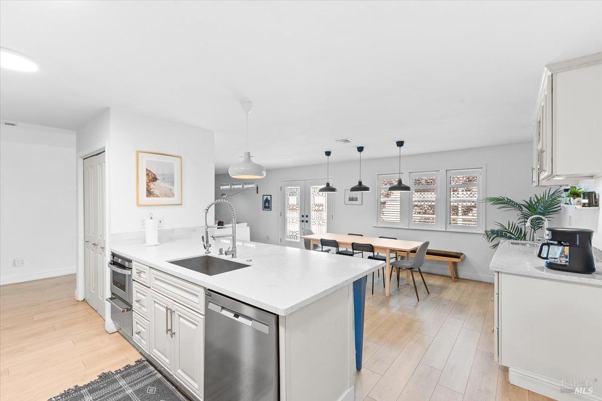 Detail Gallery Image 17 of 38 For 563 Windsor River Rd, Windsor,  CA 95492 - 3 Beds | 3 Baths