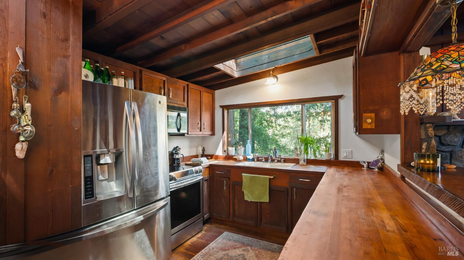Detail Gallery Image 9 of 39 For 100 Carson Rd, Woodacre,  CA 94973 - 4 Beds | 3 Baths