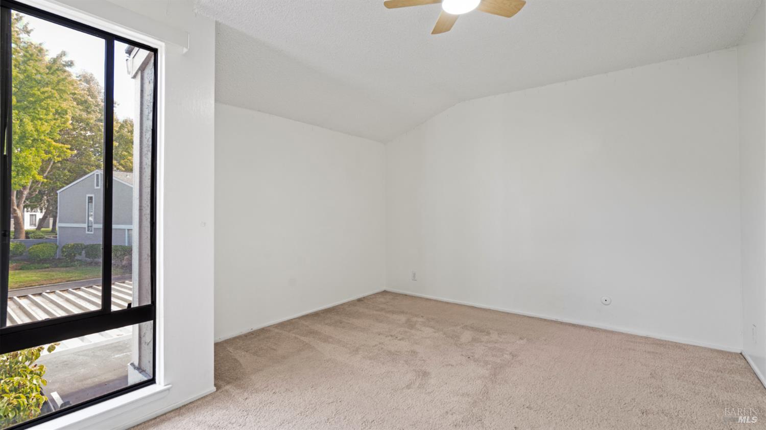 Detail Gallery Image 25 of 33 For 900 Southampton Rd #110,  Benicia,  CA 94510 - 2 Beds | 1/1 Baths