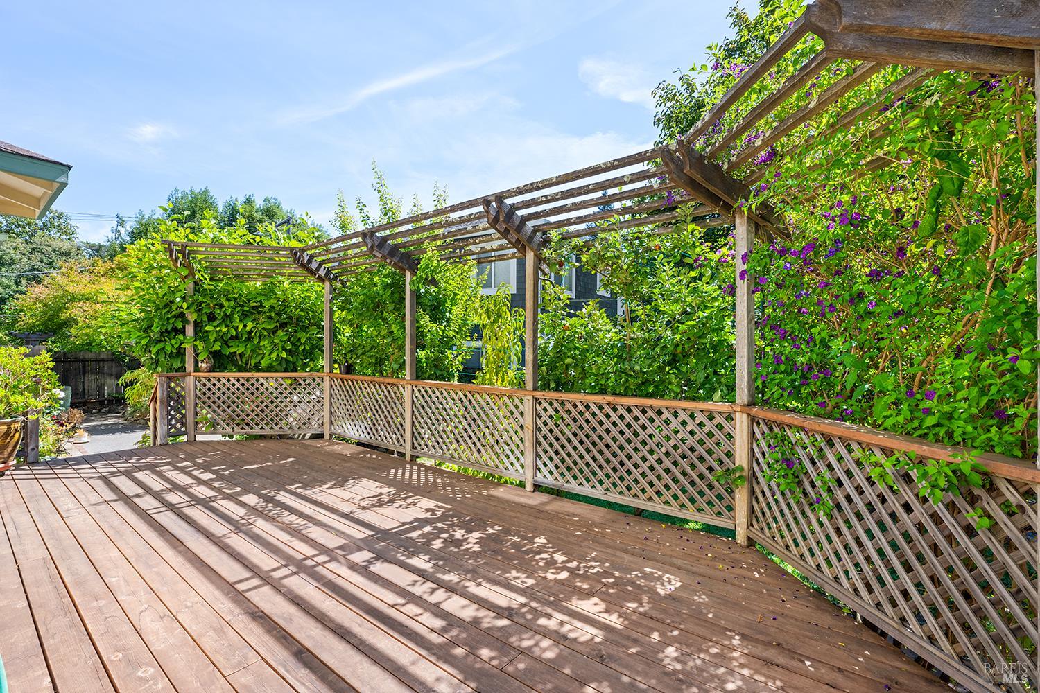 Detail Gallery Image 32 of 38 For 95 Florence Ave, San Anselmo,  CA 94960 - 4 Beds | 3/1 Baths