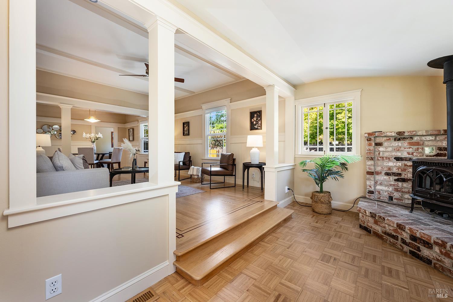 Detail Gallery Image 4 of 38 For 95 Florence Ave, San Anselmo,  CA 94960 - 4 Beds | 3/1 Baths