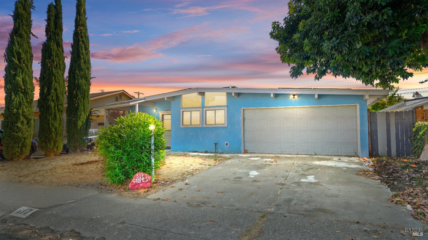 Detail Gallery Image 3 of 23 For 317 Grape St, Vacaville,  CA 95688 - 3 Beds | 2 Baths