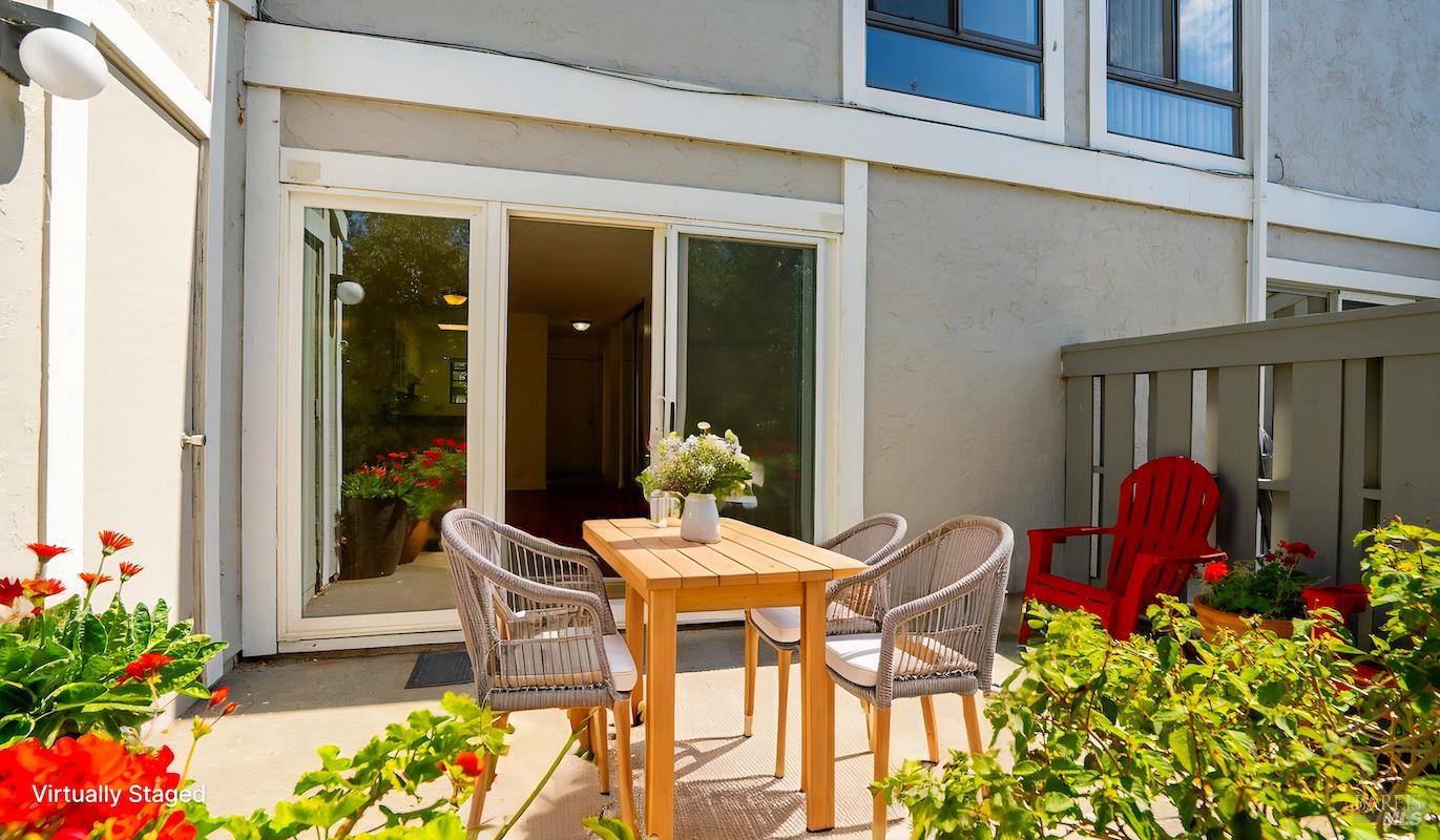 Detail Gallery Image 28 of 33 For 900 Southampton Rd #110,  Benicia,  CA 94510 - 2 Beds | 1/1 Baths