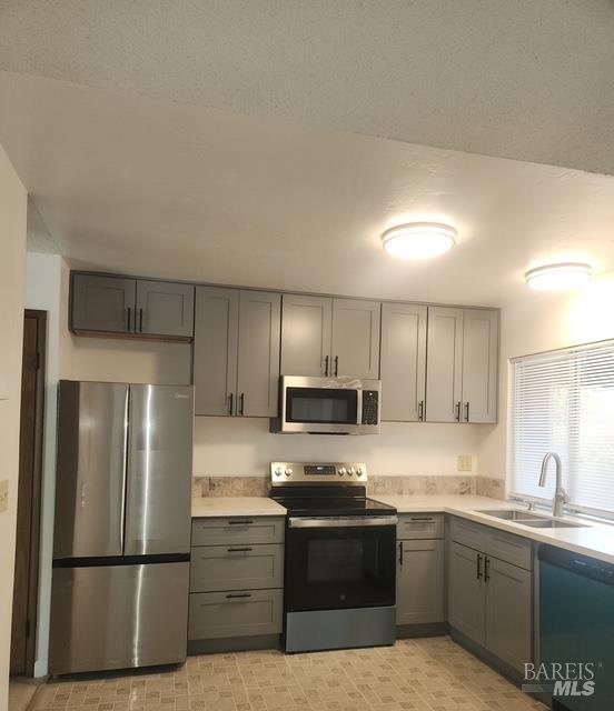 Detail Gallery Image 6 of 16 For 341 Inverness Dr, Vallejo,  CA 94589 - 3 Beds | 2 Baths