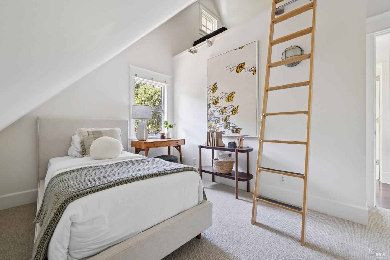 Detail Gallery Image 34 of 46 For 2105 Mar East St, Belvedere Tiburon,  CA 94920 - 5 Beds | 4/1 Baths