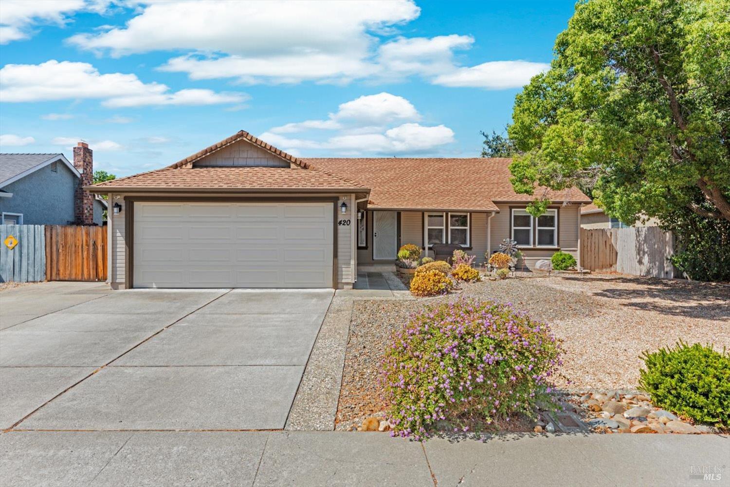 Detail Gallery Image 1 of 46 For 420 Temple Dr, Vacaville,  CA 95687 - 3 Beds | 2 Baths