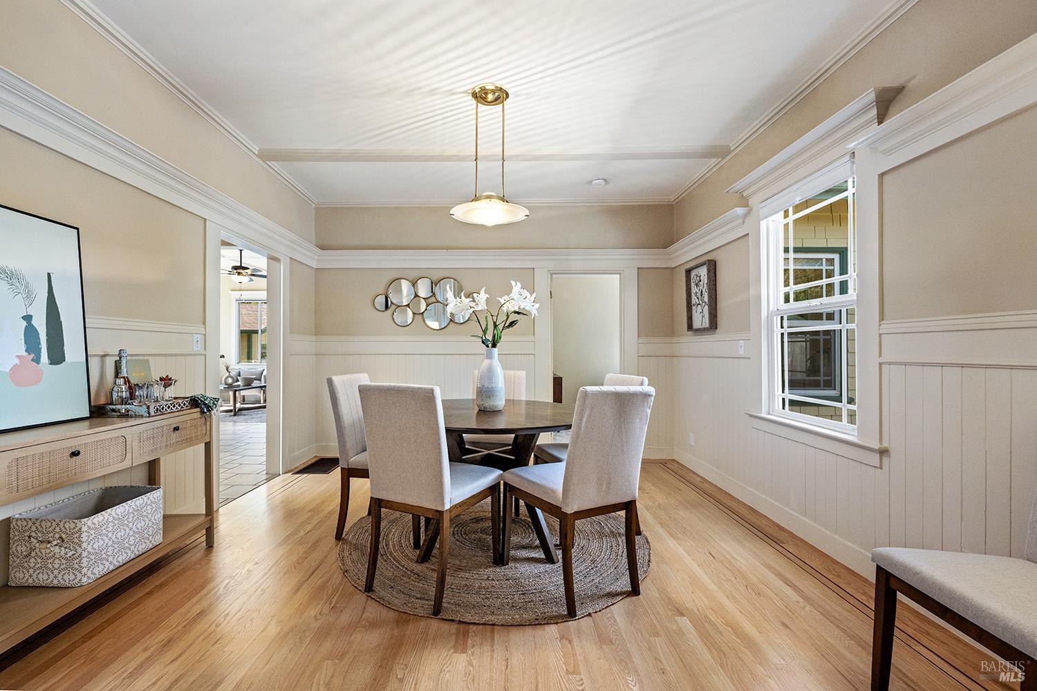 Detail Gallery Image 11 of 38 For 95 Florence Ave, San Anselmo,  CA 94960 - 4 Beds | 3/1 Baths