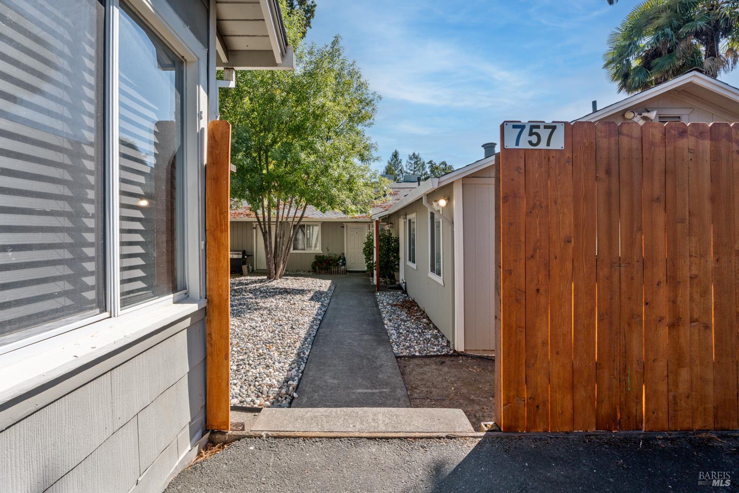 Detail Gallery Image 2 of 10 For 757 Waugh Ln, Ukiah,  CA 95482 - – Beds | – Baths