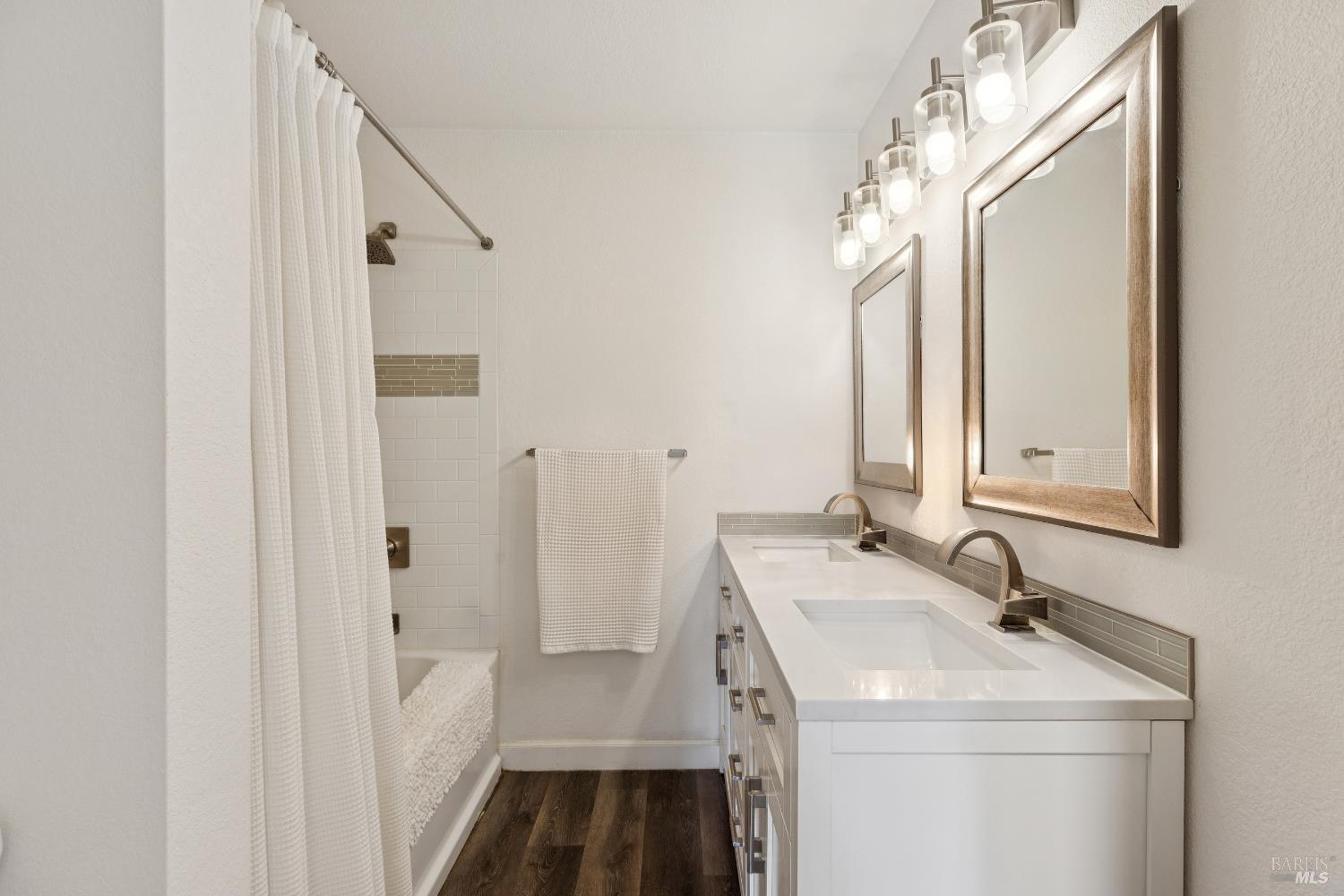 Detail Gallery Image 8 of 55 For 6 Burgundy Way, Yountville,  CA 94599 - – Beds | – Baths