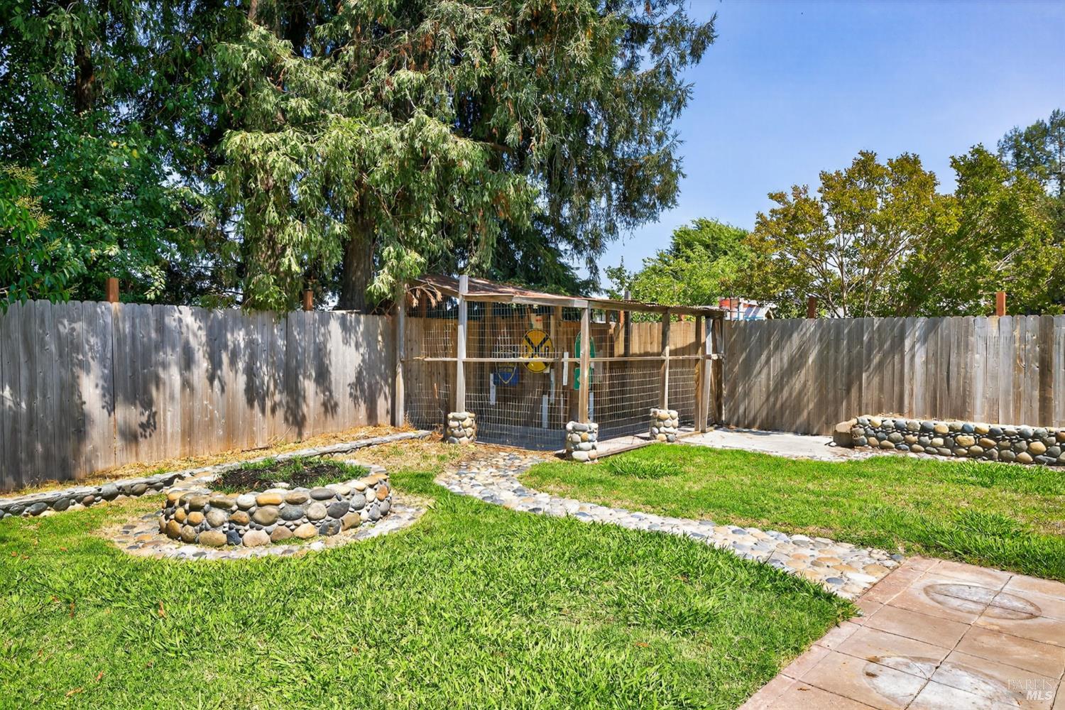 Detail Gallery Image 28 of 32 For 959 San Clemente Dr, Santa Rosa,  CA 95404 - 3 Beds | 2 Baths