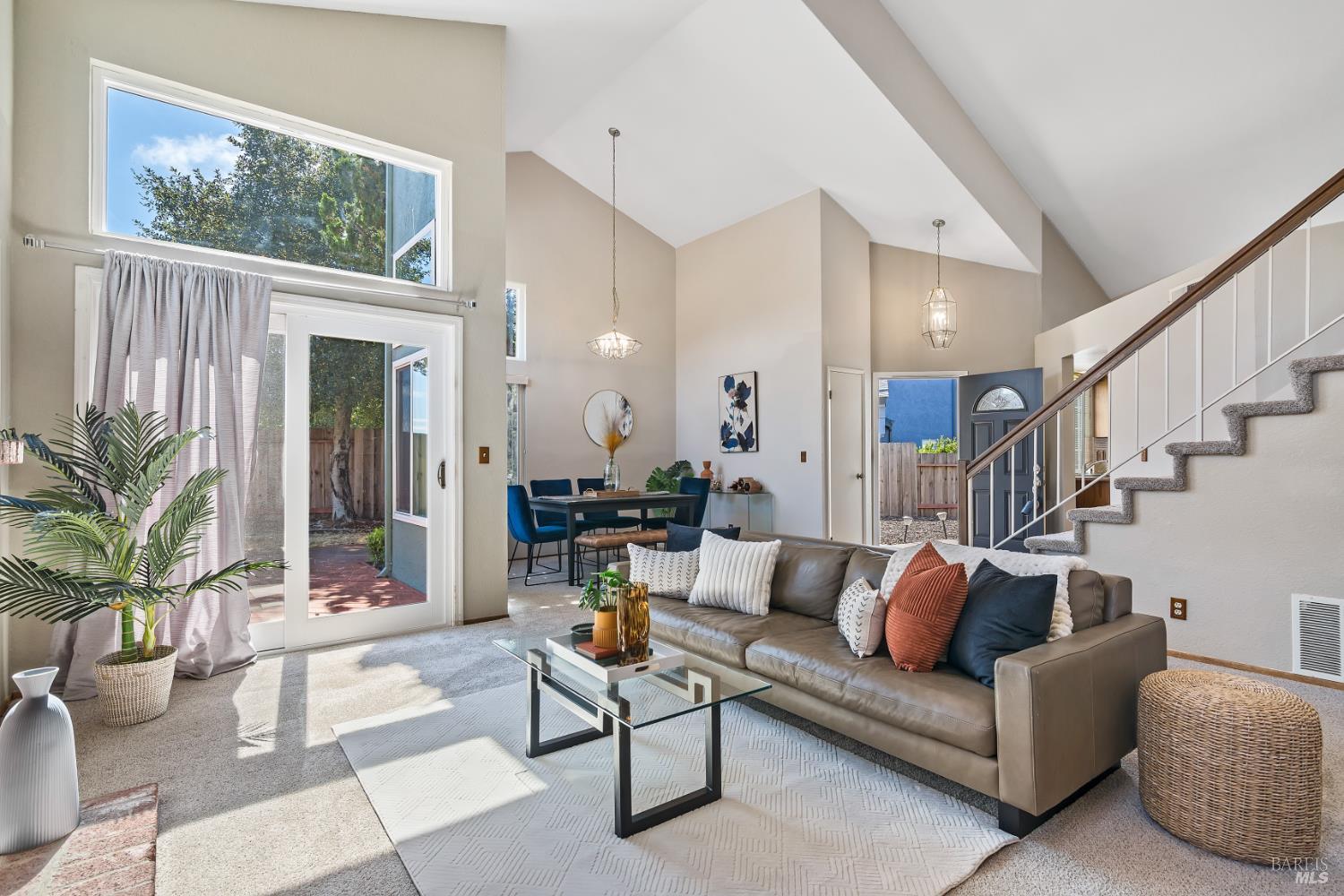 Detail Gallery Image 5 of 45 For 744 Jasmine Ct, Benicia,  CA 94510 - 3 Beds | 2 Baths