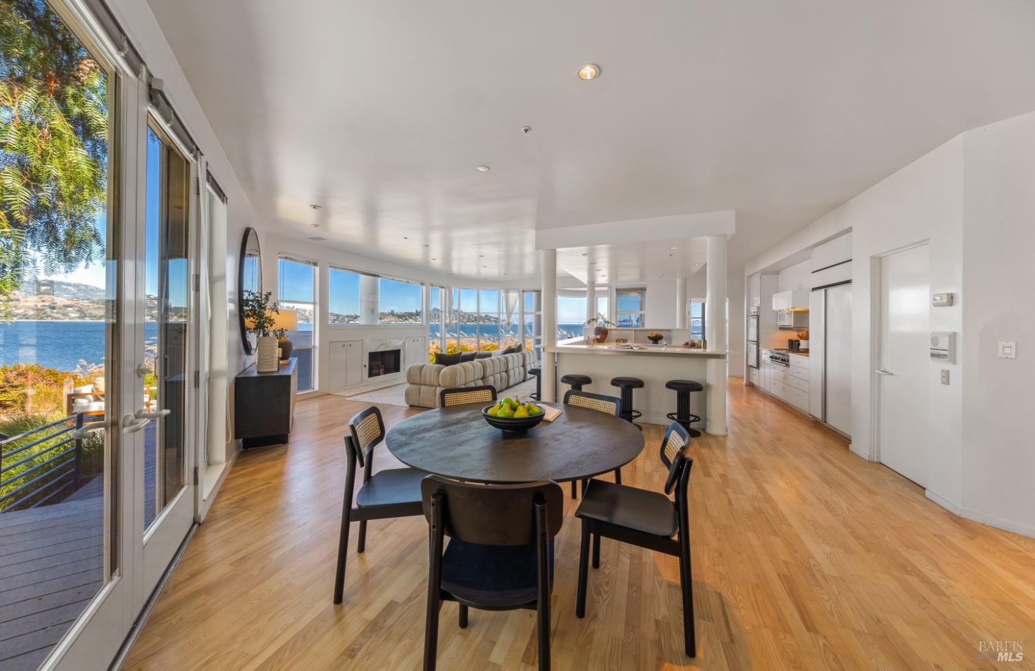 Detail Gallery Image 17 of 54 For 30 Heron Dr, Mill Valley,  CA 94941 - 5 Beds | 3/1 Baths