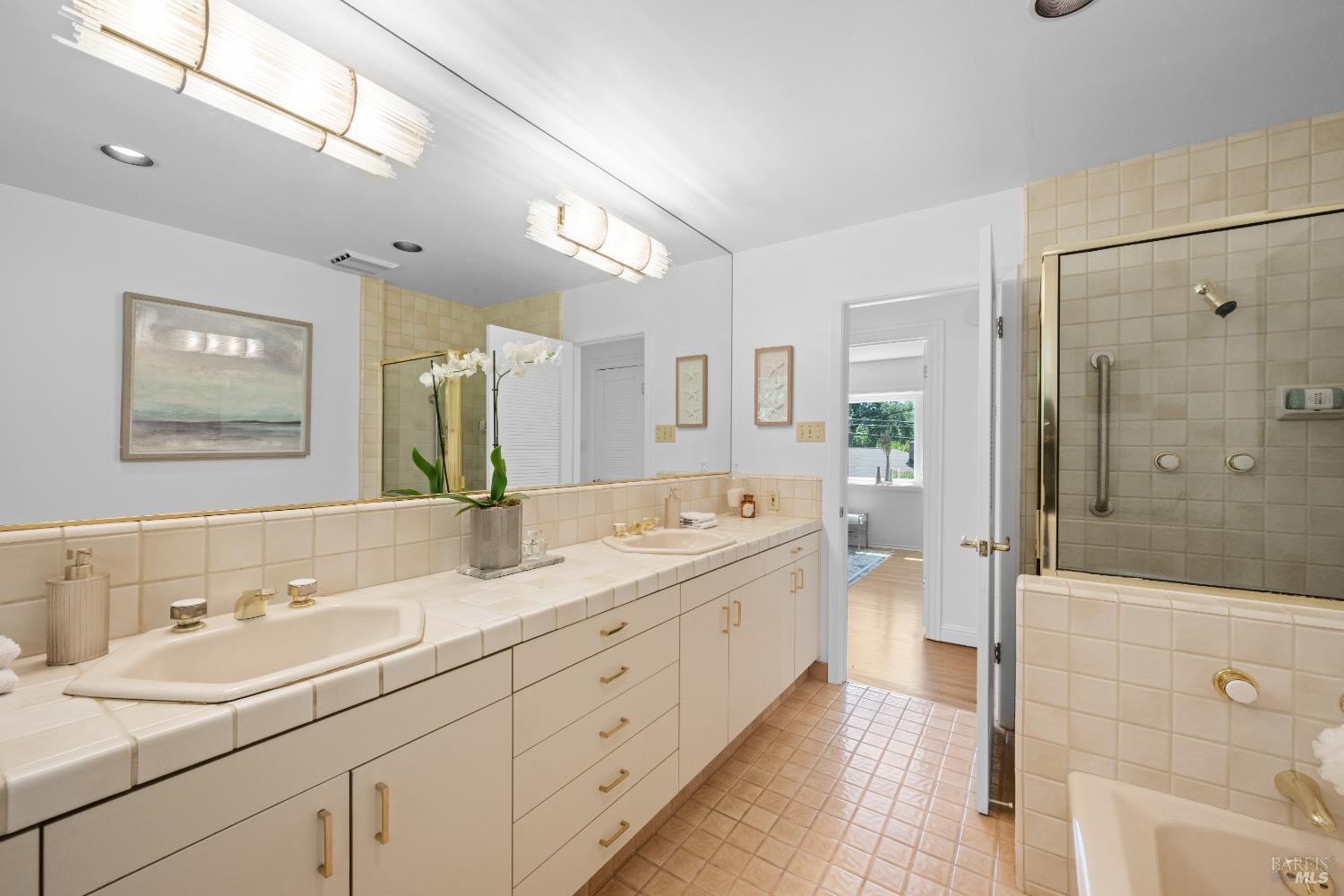 Detail Gallery Image 12 of 16 For 235 Mountain View Ave, San Rafael,  CA 94901 - 2 Beds | 1 Baths