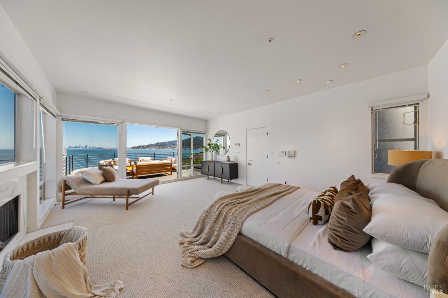 Detail Gallery Image 26 of 54 For 30 Heron Dr, Mill Valley,  CA 94941 - 5 Beds | 3/1 Baths