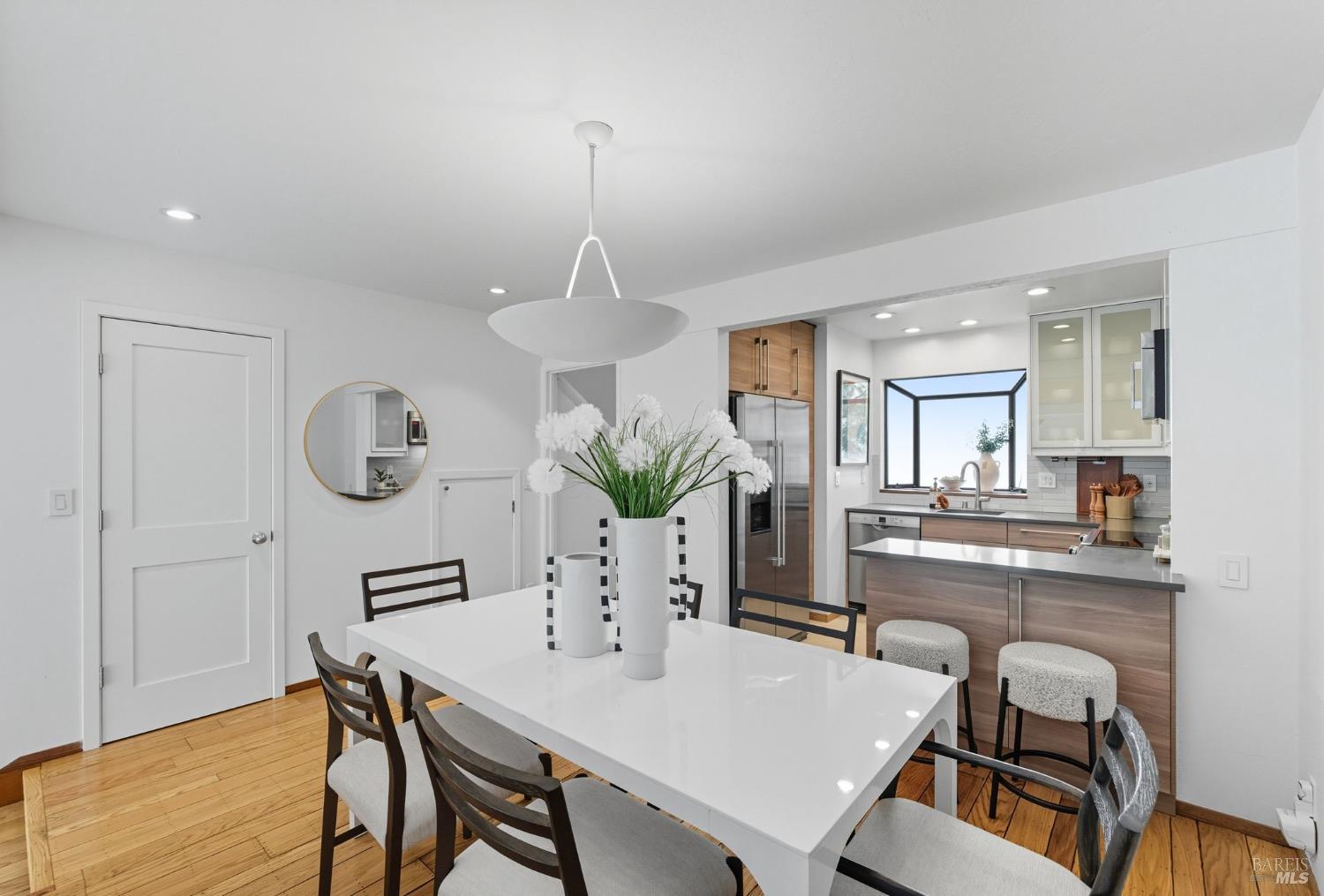 Detail Gallery Image 13 of 51 For 42 Park Ter, Mill Valley,  CA 94941 - 2 Beds | 2/1 Baths