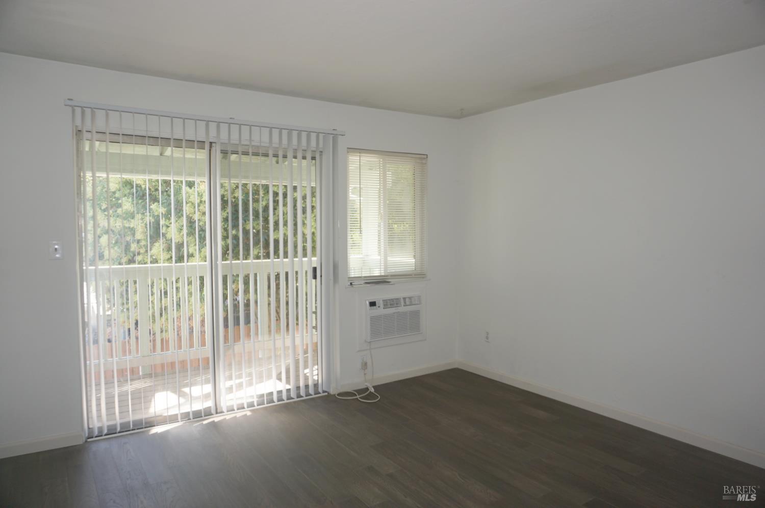 Detail Gallery Image 3 of 20 For 1625 Park Ln #11,  Fairfield,  CA 94533 - 2 Beds | 1 Baths