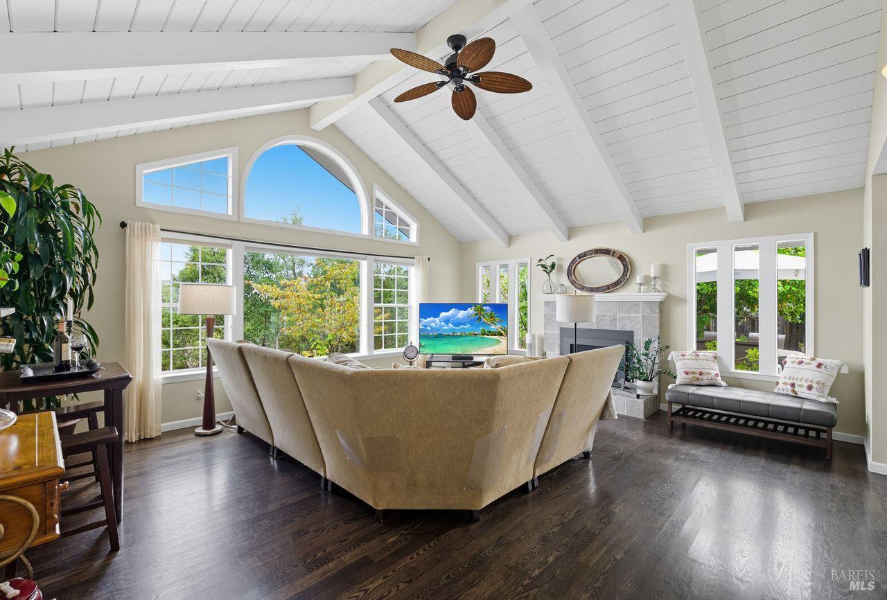 Detail Gallery Image 19 of 63 For 4774 Carissa Ave, Santa Rosa,  CA 95405 - 4 Beds | 2/1 Baths