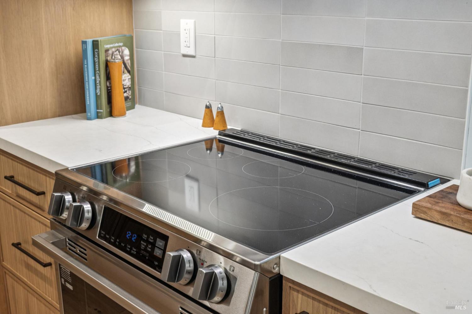 Detail Gallery Image 26 of 76 For 2108 Shelter Bay Ave, Mill Valley,  CA 94941 - 2 Beds | 2 Baths