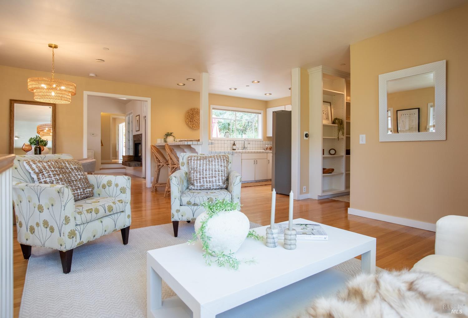 Detail Gallery Image 4 of 30 For 2 Alvina Ave, San Rafael,  CA 94901 - 3 Beds | 2/1 Baths