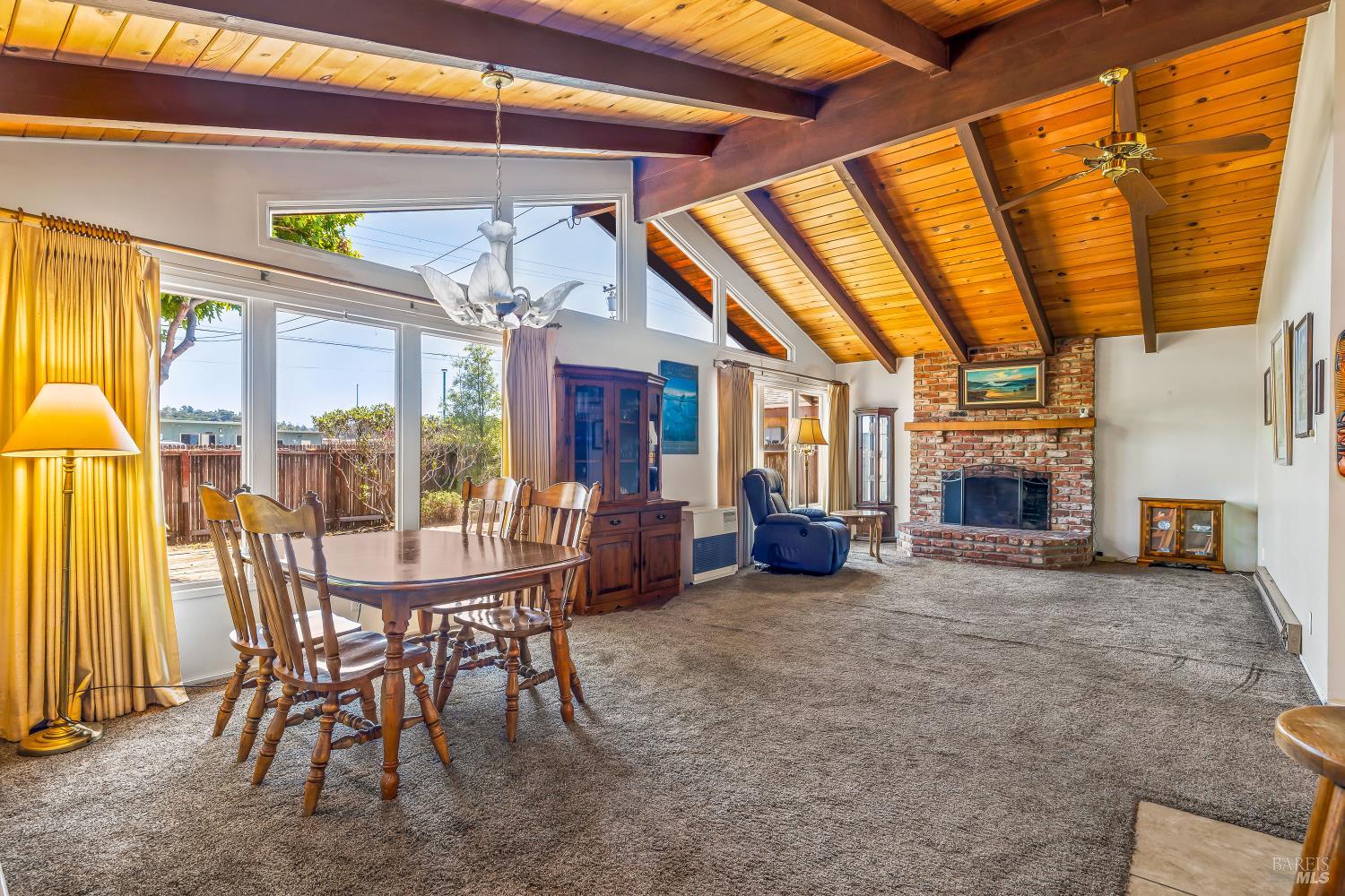 Detail Gallery Image 4 of 33 For 215 S Sanderson Way, Fort Bragg,  CA 95437 - 3 Beds | 1/1 Baths