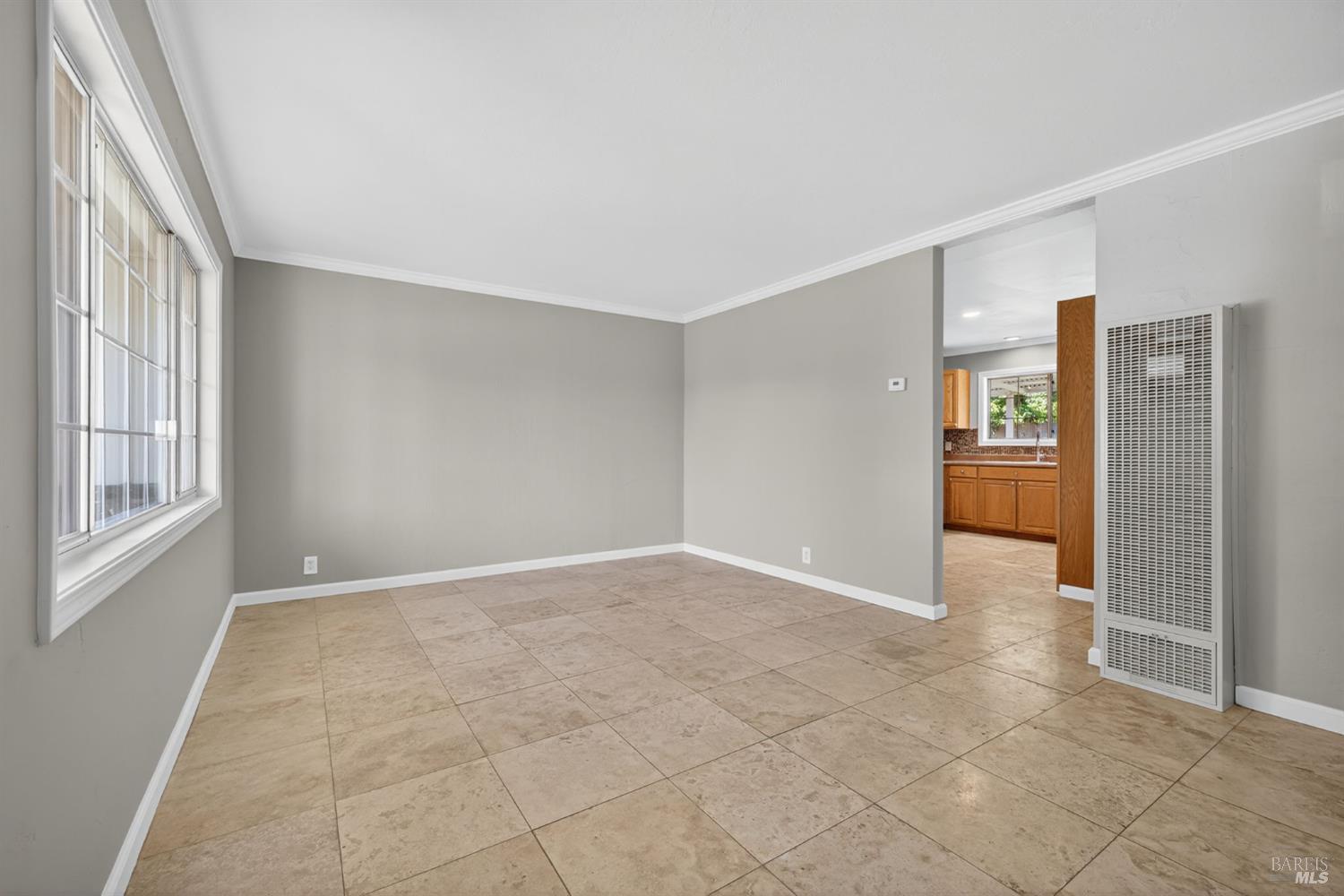 Detail Gallery Image 7 of 32 For 959 San Clemente Dr, Santa Rosa,  CA 95404 - 3 Beds | 2 Baths